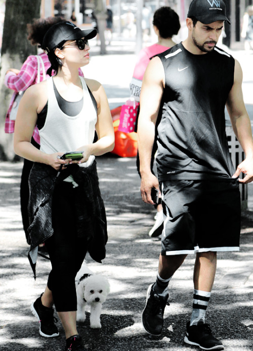 dlovato-news: Demi Lovato and Wilmer Valderrama out in Vancouver, Canada on July 18th. [UHQs]