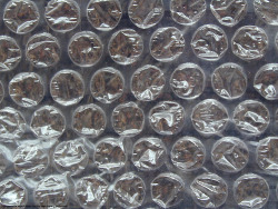 ruinedchildhood:  unlawfully: OMG YOU CAN ACTUALLY CLICK ON AND POP THE BUBBLEWRAP THIS IS SO COOL   