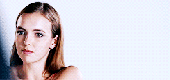 jodiecomer:  Dear Diary,  That’s the thing with diaries, they’re like movies.