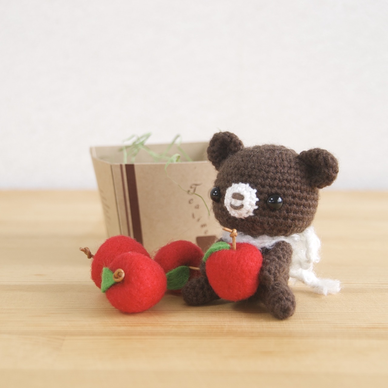 omakeno:  🐻🍎🐰🍎