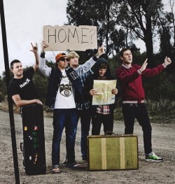 boneyyards:  liliborbala:  Parkway Drive  favorite pic ever  