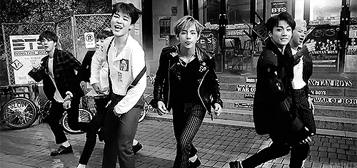 gmints:here let me give you a kiss