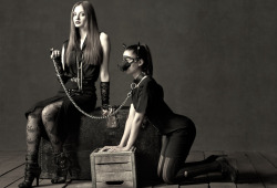 seriouslysensuous:  bridle-and-bit:  Posing with her little piglet.   A serious Mistresse’s intervention❗️