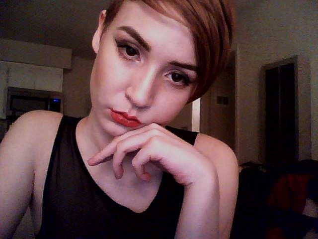 vengefuldad:  vengefuldad:  here’s my six selfies of 2014 it’s been a shitty