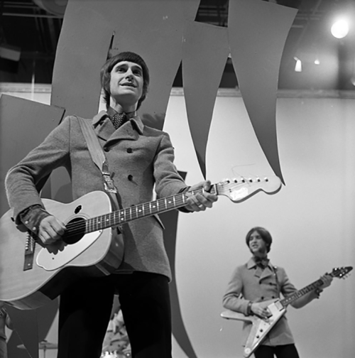 claraclarvoyant:The Kinks - “Fanclub” - dutch Tv April 29 1967 performing “Mr. Pleasant”