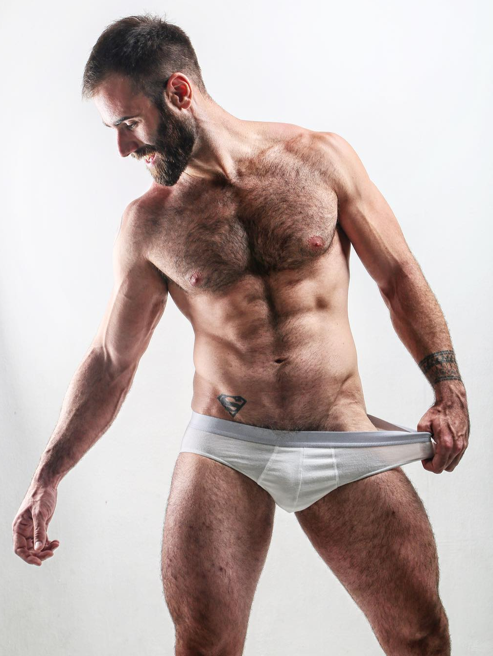 gerg14: DARK-HAIRED DREAMBOAT &amp; HE’S GOT LEGS (AND HE KNOWS HOW TO USE