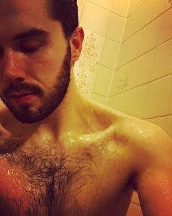 mike121193: The war outside our door keeps raging on Hold onto this lullaby. Even when the music’s gone  @taylorswift #shower #followtheswiftie #swiftiemike #beard #showerselfie #red #safeandsound #style #1989 #instaguy #lyrics #musictopictures 