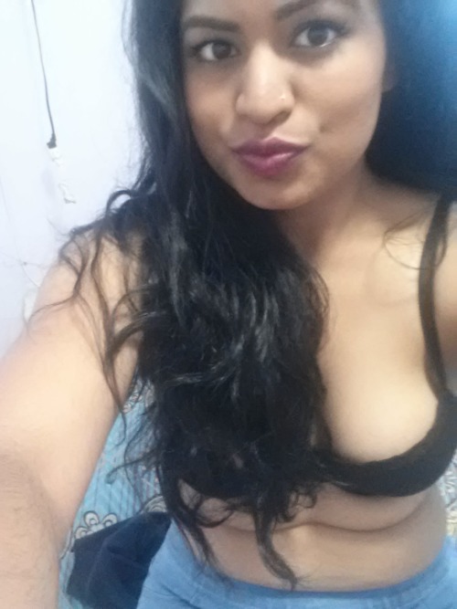 yournudeindians:  Wow, she has got amazing assets. Indians are so sexy.Follow me on twitter Sakshi Sharma @SakshiPicsFollow @YourNudeIndians for the most hot pics of indian pretties.