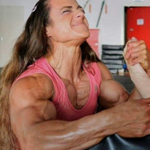 iwannabeabuffgirl:fitfemalefan:Ashley Hromyakswole