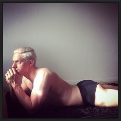 j-meallen:  #GoodMorning  #Basking  #BlondeGuy