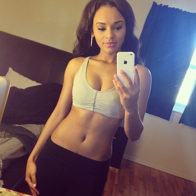 isismodeltype:  I never work out idk how I manage to stay fit ? Lol 