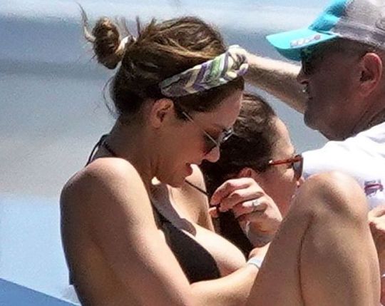 Katharine McPhee Oops And Bikini Photos  (more…)View On WordPress