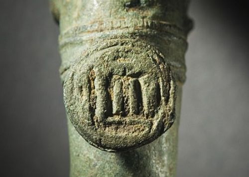 art-of-swords: Knife with Seal Dated: circa 12th century Culture: Cambodian Medium: copper alloy Mea