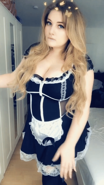 fluffypinktail:  Need a cleaning?🖤