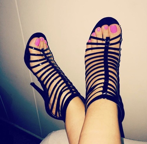 causeitsfun69:  This milf though 😁