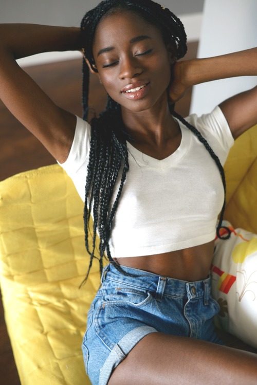 asmakamara:  Lmao, I stay sleep ☁️✨ 