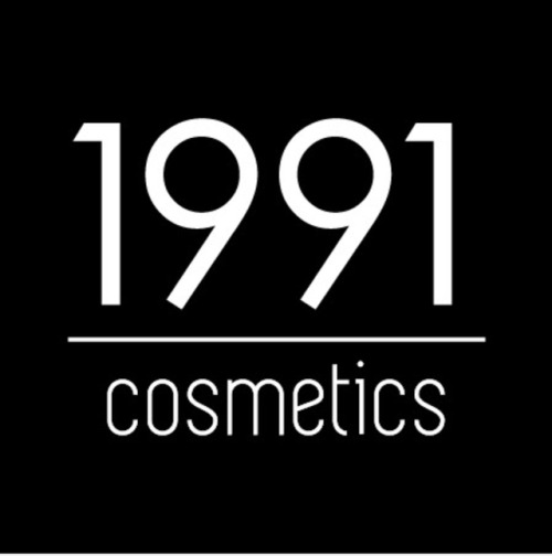 hillystardust: Im Hillary Coleman, the owner of 1991cosmetics. I handmake all my cosmetics with all 