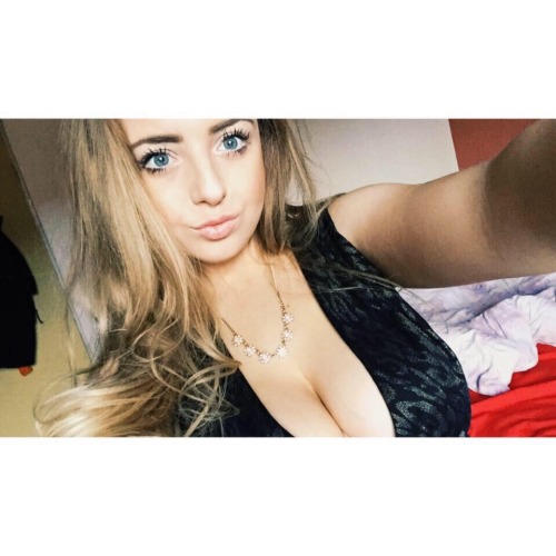 titties–and–asses:  Attractive sluts.