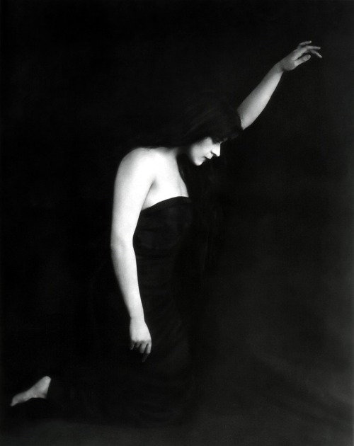 vampsandflappers:The Queen of the Vampires: Theda Bara in promotional photos for the lost 1915 silen