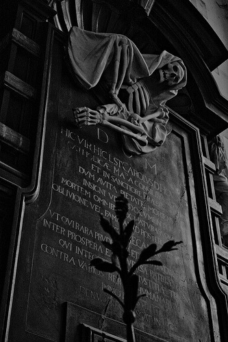 themacabrenbold:Skeleton in the Kapellekerk, Brussels ©Ugo F. Turcio