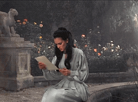 faramir-boromir:Winona Ryder as Mina Harker in Bram Stoker’s Dracula 