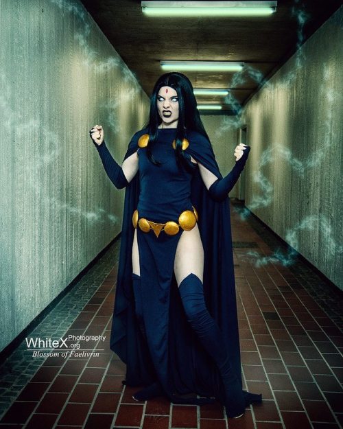 Blossom of Faelivrin (Germany) as Raven.Photos I and III by: WhiteX Photography Photo II by: St