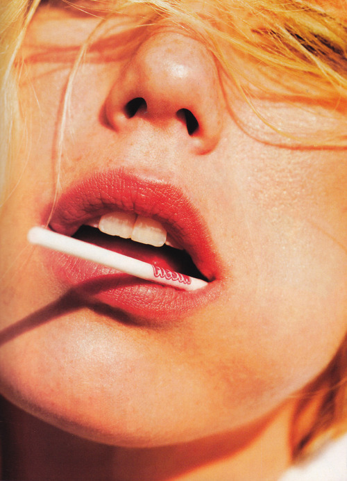 alcohale:  supermodelgif:  Alexandra Richards photographed by Tony Kelly for French