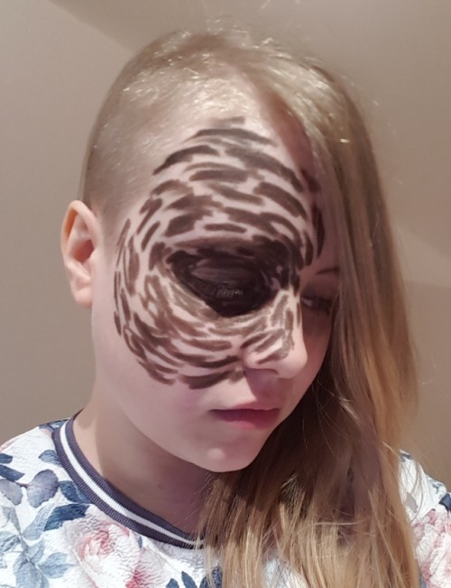 crescent31:I wanted an alternative for wearing my armor without my helmet. I also really like this particular Children of atom facepaint, so the choice wasnt too hard 😁