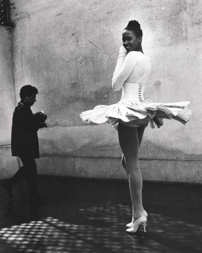 jinxproof:Azzedine Alaïa &amp; Naomi Campbell, 1986© Arthur Elgort 