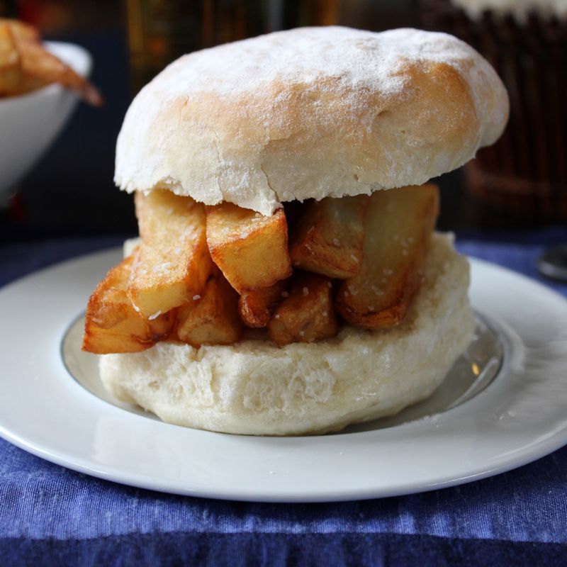 darkinternalthoughts:  hintofvanilla:  This just happened. Chip butty’s make everything