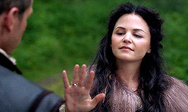 marymargaretblanchards:every snowing scene → 1x03: “snow falls”