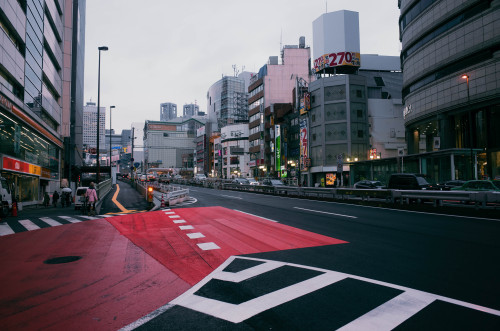 nekovision:  near shinjuku.. 