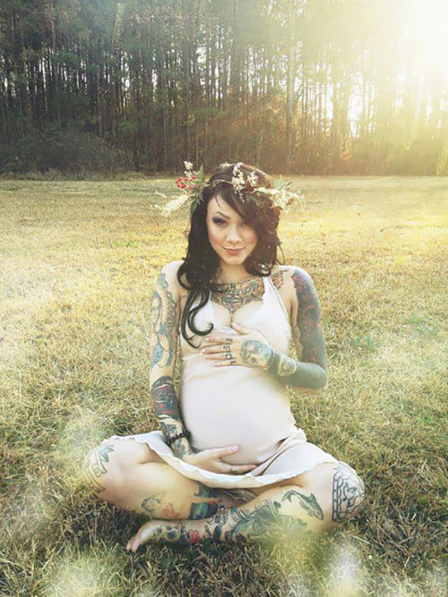 mugglebornandraised:  boredpanda:    Babies And Their Tattooed Parents That Look Absolutely Beautiful Together    where’s that post that is like “it confuses me when tattooed people have kids that come out blank”