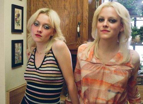 Porn Pics idasessions:  Dakota Fanning and Riley Keough