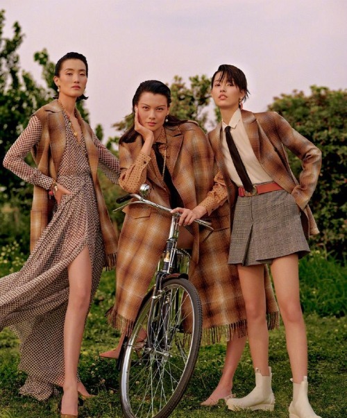 pocmodels: Lina Zhang , Jiali Zhao and Anna Wang by Liu Song for Harper’s Bazaar China Magazine - Se