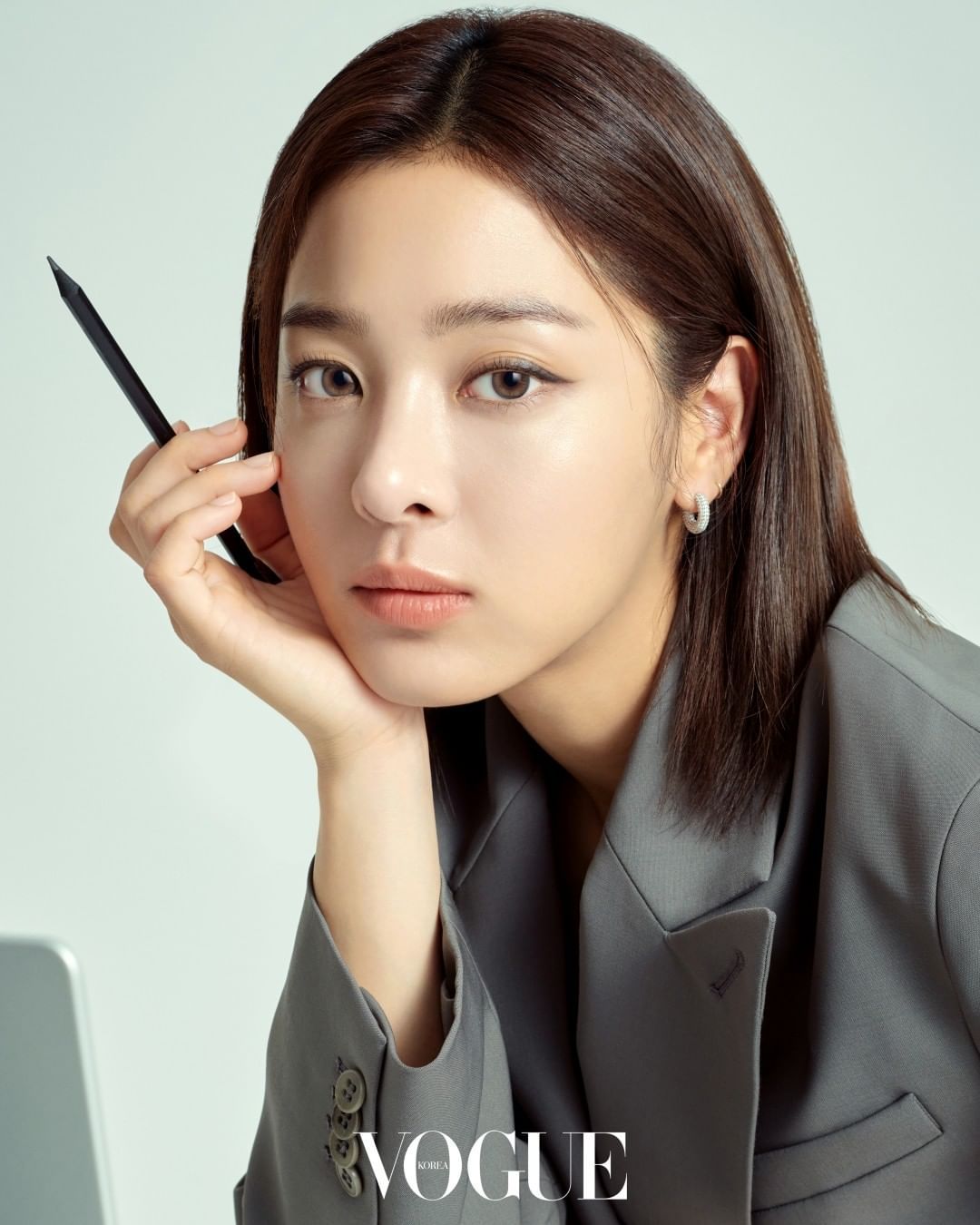 Seol In Ah - Vogue Magazine August Issue ‘22... - Korean photoshoots