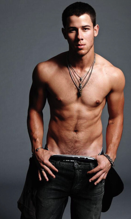 celebsland:  fuck-yeah-male-celebs:  Nick Jonas  This dude..