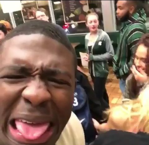 malandapls:  chrissongzzz:  nigga said that’s a case😂😂😂  lmaoo 😂