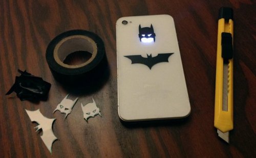 crafts4geeks:marine-macbacon:BatPhoneReblogging and adding some instructions so you can do thi