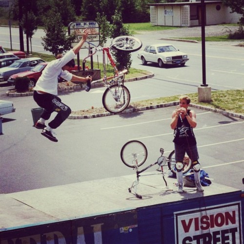 #ThrowbackThursday from former General BMX freestyle team rider Brett M. back in 88-89. #bmx #vision