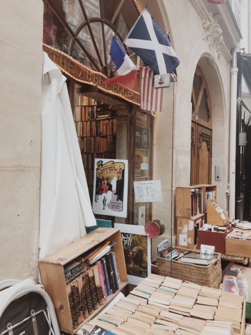 scuhllay:The Abbey bookshop, parisig: @littlebitsofliterature