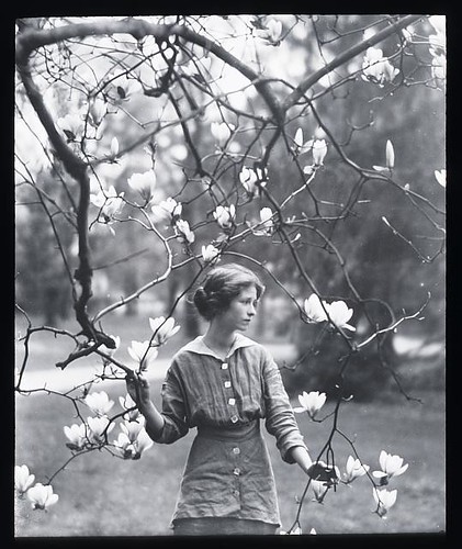 Portrait photograph of Edna St. Vincent Millay (LOC) by The Library of Congress Genthe, Arnold,, 186