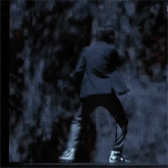 fuckyeahkrisho:  krisho bts: baba teaching mama how to dance for his intro in kcon