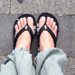 hippie-feet:tgif