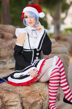 love-cosplaygirls:  Christmas Rem (Re Zero)