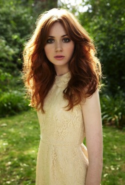 horror-hotties:  Karen Gillan (Oculus)