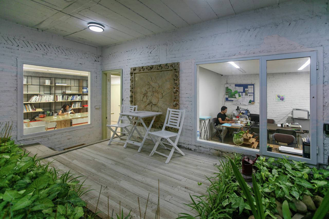 archatlas:   Growing Green Office Studio 102  