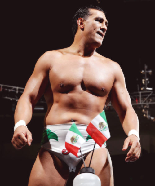 Those Mexican flags are blocking my view Alberto!!!