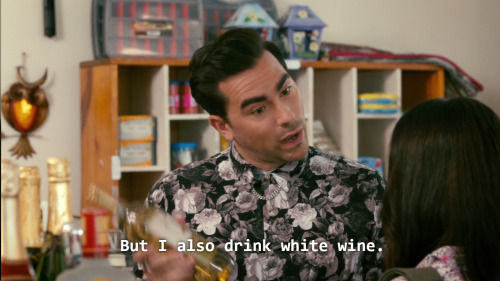 littlefear1:Dan levy serving pansexual realness. With a complimentary bottle of transphobia, sure.