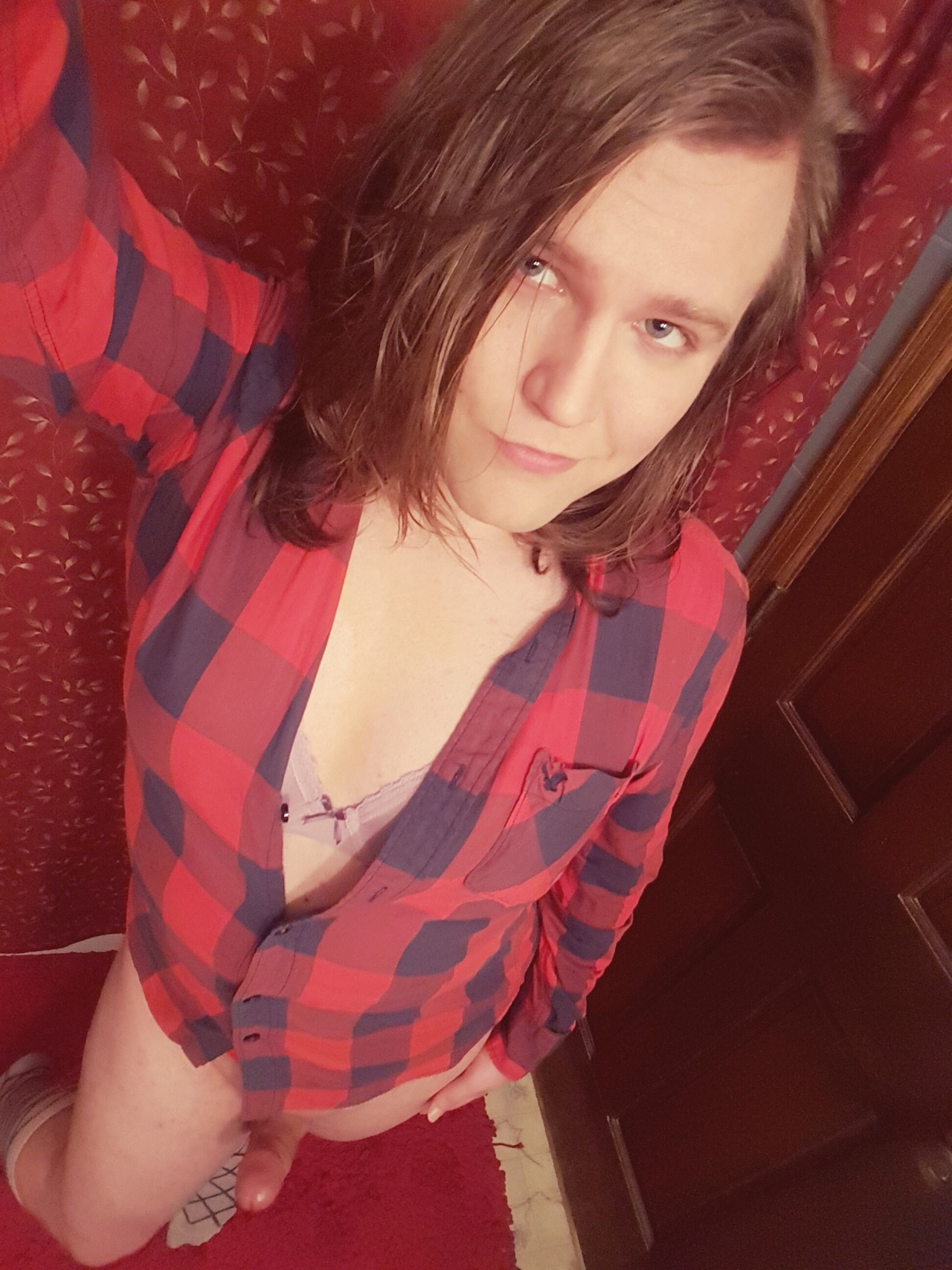 ta6769:  I wanted to take some classy pics tonight, but a zipper broke on a nice